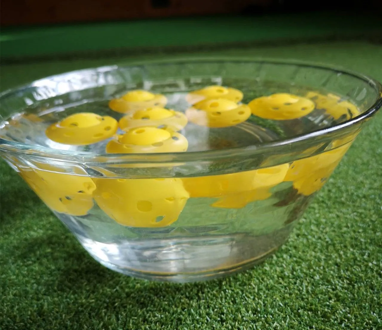 A99 Golf 120pcs Air Flow Golf Balls Practice Training Balls for Driving Range, Swing Practice, Indoor Simulators, Outdoor & Home Use with Iron Bucket (White or Yellow)