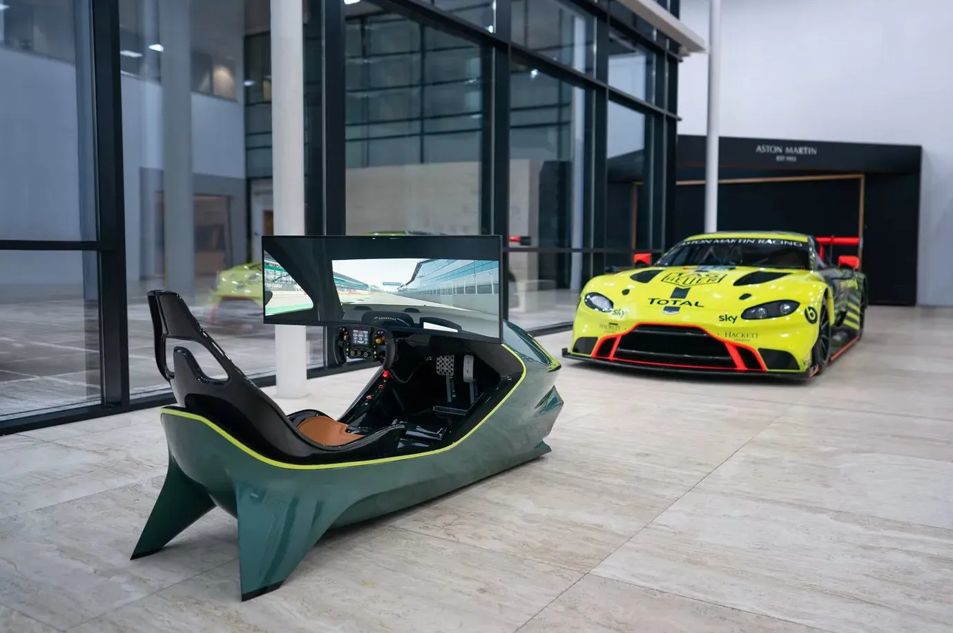 Curv Racing Simulator AMR-C01