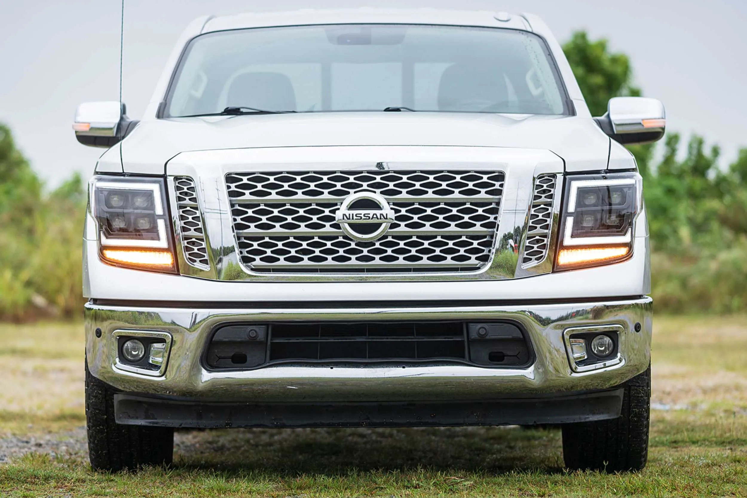 Nissan Titan (2016 ): XB LED Headlights: